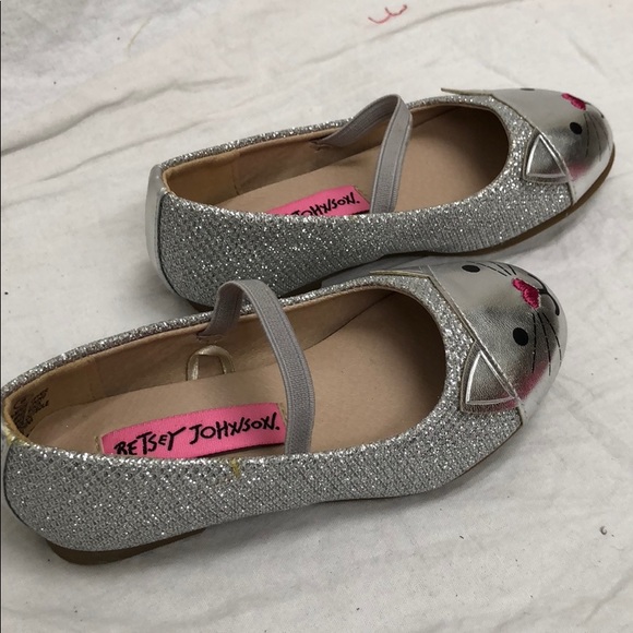 Girls Silver Kitty Betsey Johnson Shoes size 8 - Picture 3 of 6